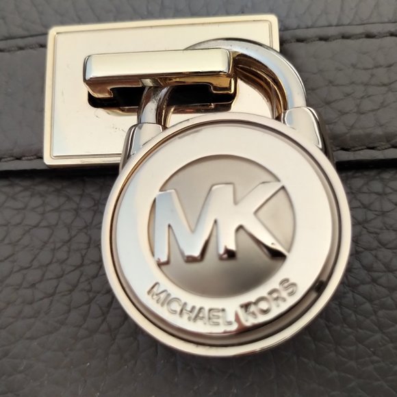 Michael Kors Hamilton Tote (Like New) - Picture 3 of 11